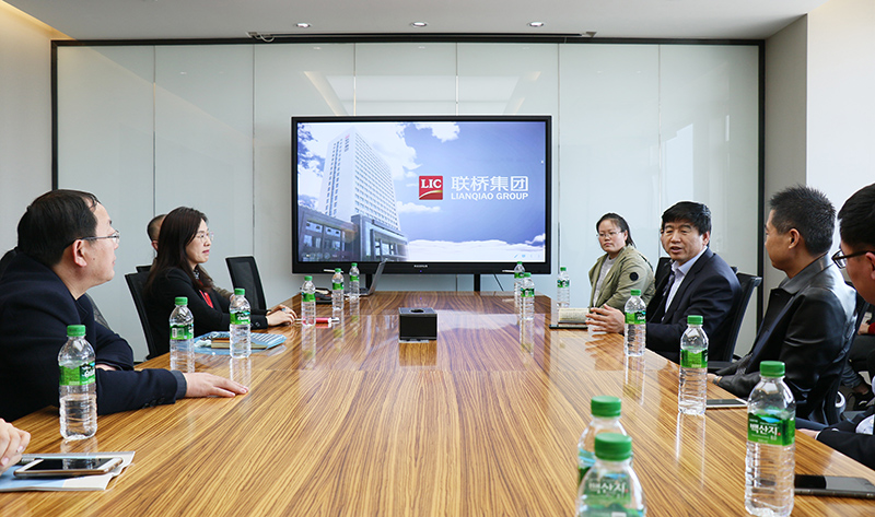 高區(qū)經發(fā)局組織企業(yè)到聯橋集團觀摩黨建工作
